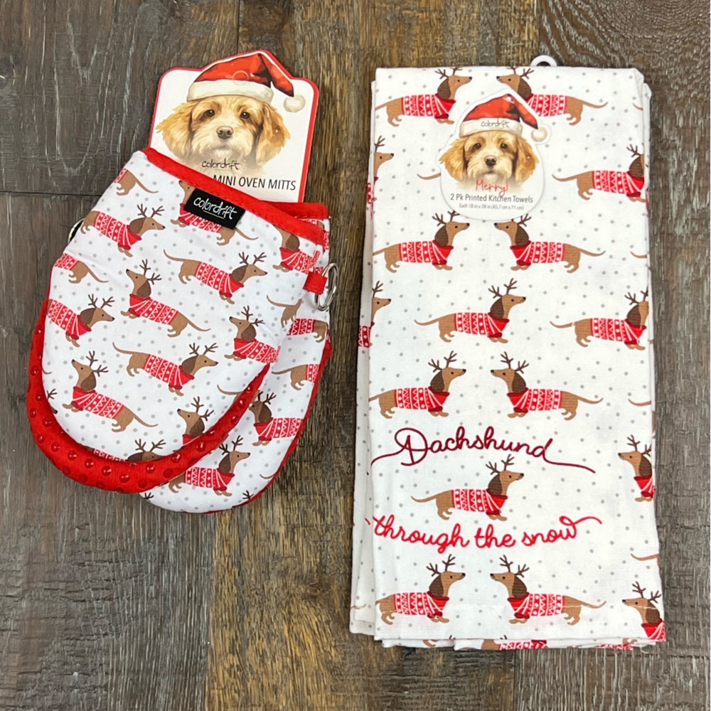 Colordrift - ‘Dachshund through the snow - bundle’ towels/oven mitts. NWT Firm!